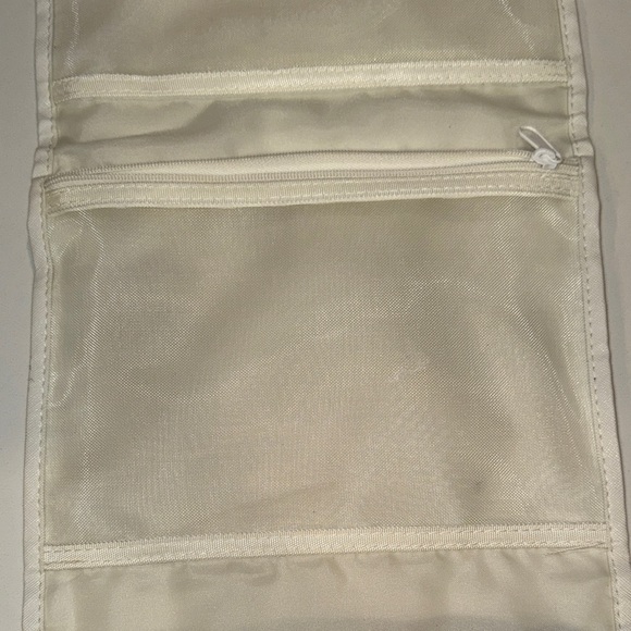 Patterned Electronics Accessory Case - Picture 4 of 12